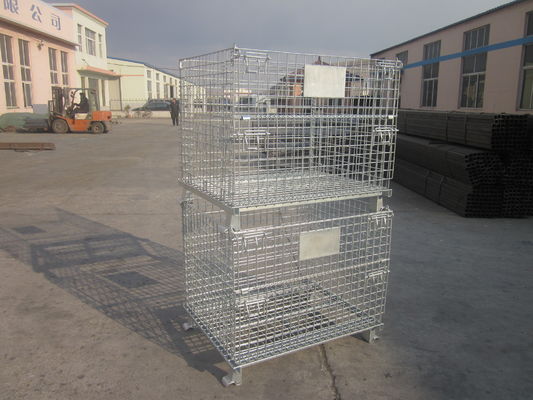倉庫で商品を貯えることで使用される金網の容器