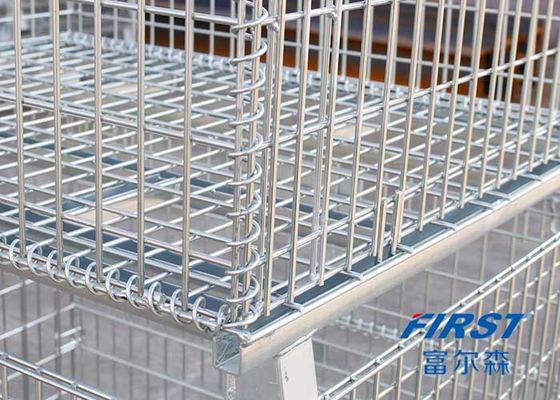 倉庫で商品を貯えることで使用される金網の容器